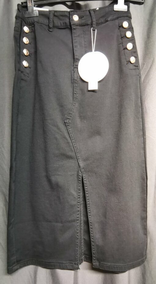 Jupe longue noire à boutons